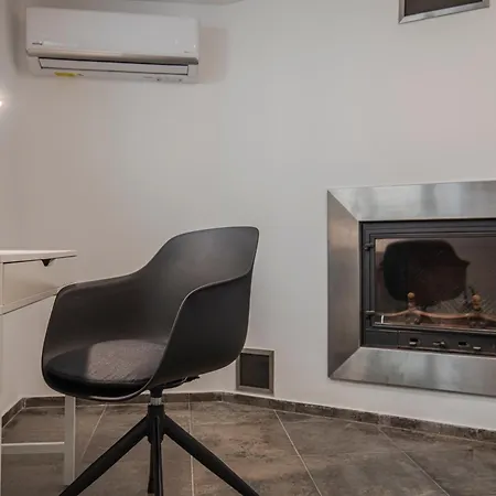 Vibrant Escape With Private Patio Lejlighed *