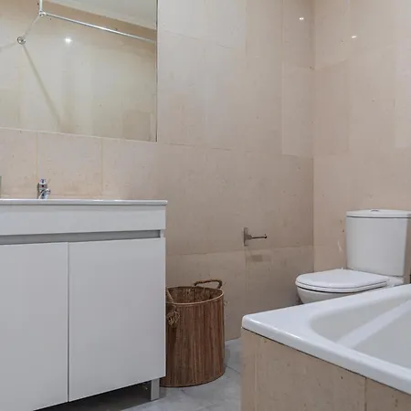 Vibrant Escape With Private Patio 公寓 Lisboa