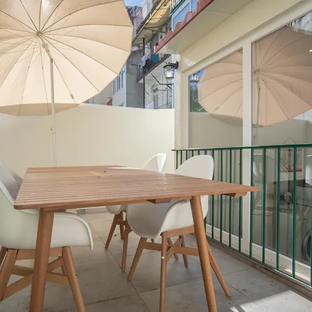 Vibrant Escape With Private Patio