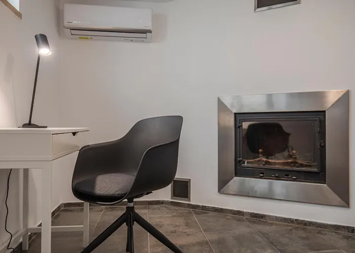 Vibrant Escape With Private Patio شقة *