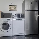 Appartement Vibrant Escape With Private Patio *