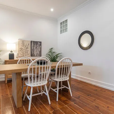 Appartamento Vibrant Escape With Private Patio