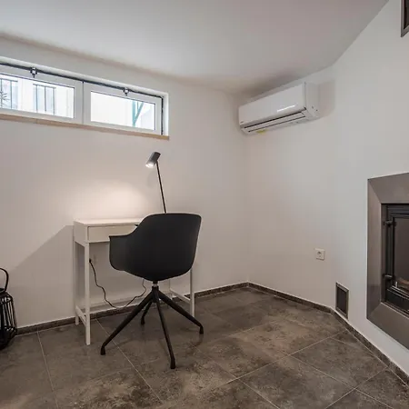 Vibrant Escape With Private Patio * Lisbona